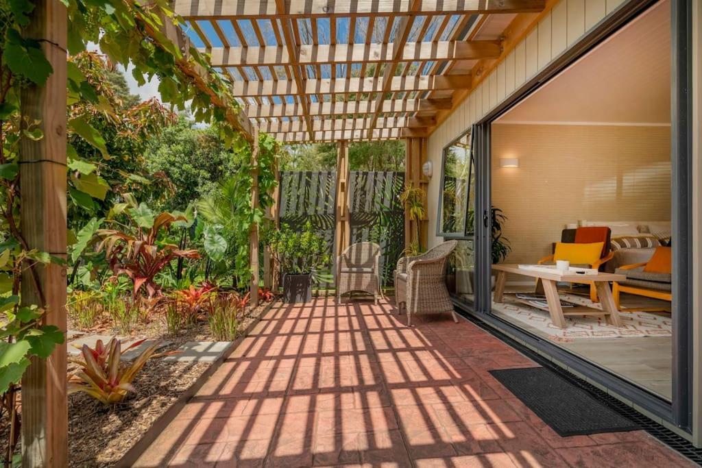 On The Point Apartment Whitianga Exterior photo